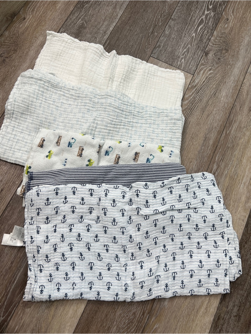 Bundle of 5 receiving blankets